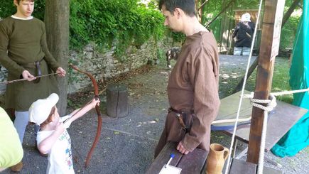 Kinder-Bogenschießen auf Burg Lockenhaus