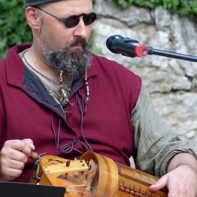 Musik auf Drehleier