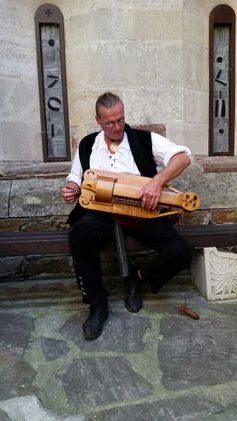Musik auf Drehleier