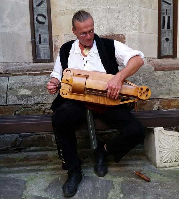 Musik auf Drehleier